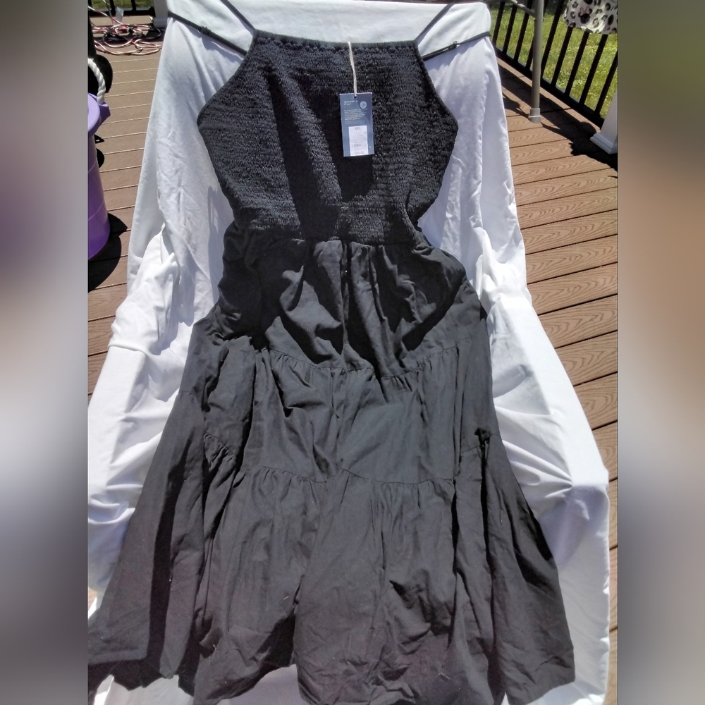 Universal Thread NWT XXL black dress with cut out back